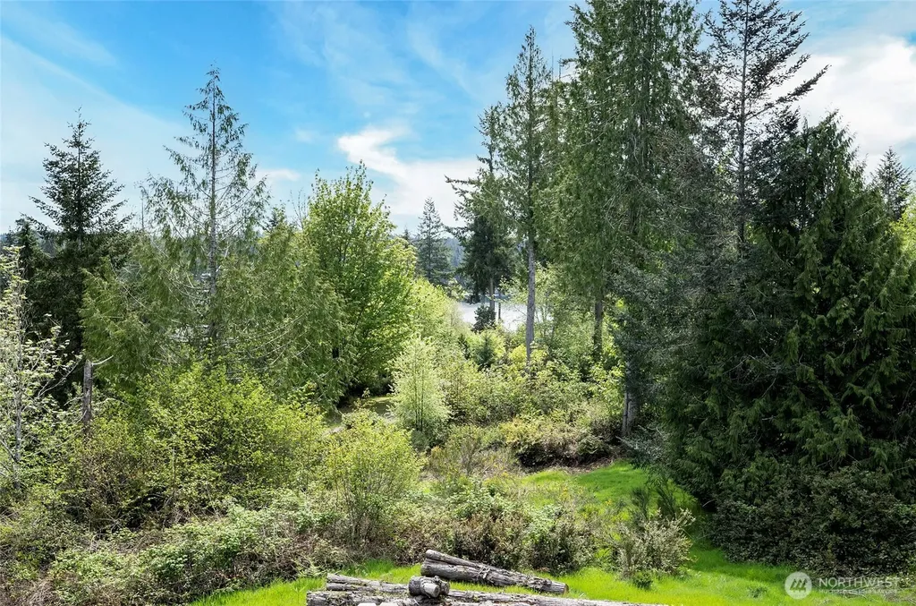 770 E April Avenue Grapeview WA 98546