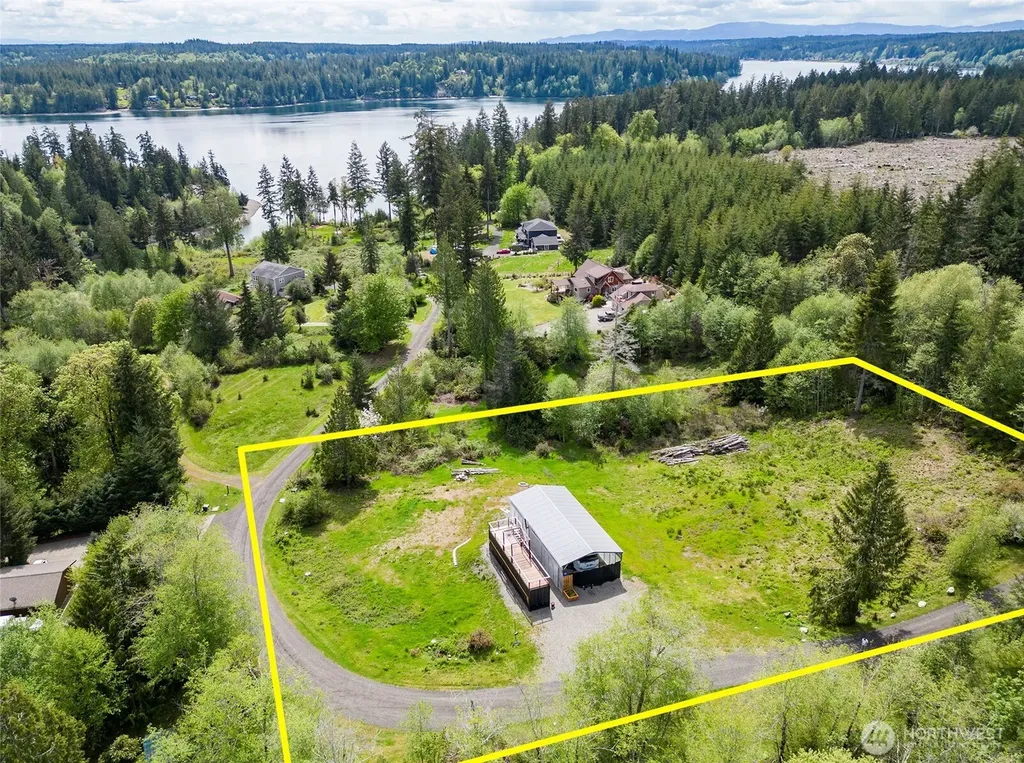 770 E April Avenue Grapeview WA 98546
