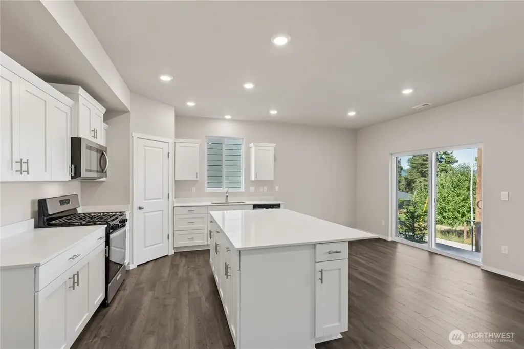 10804 188th Street E Puyallup WA 98374