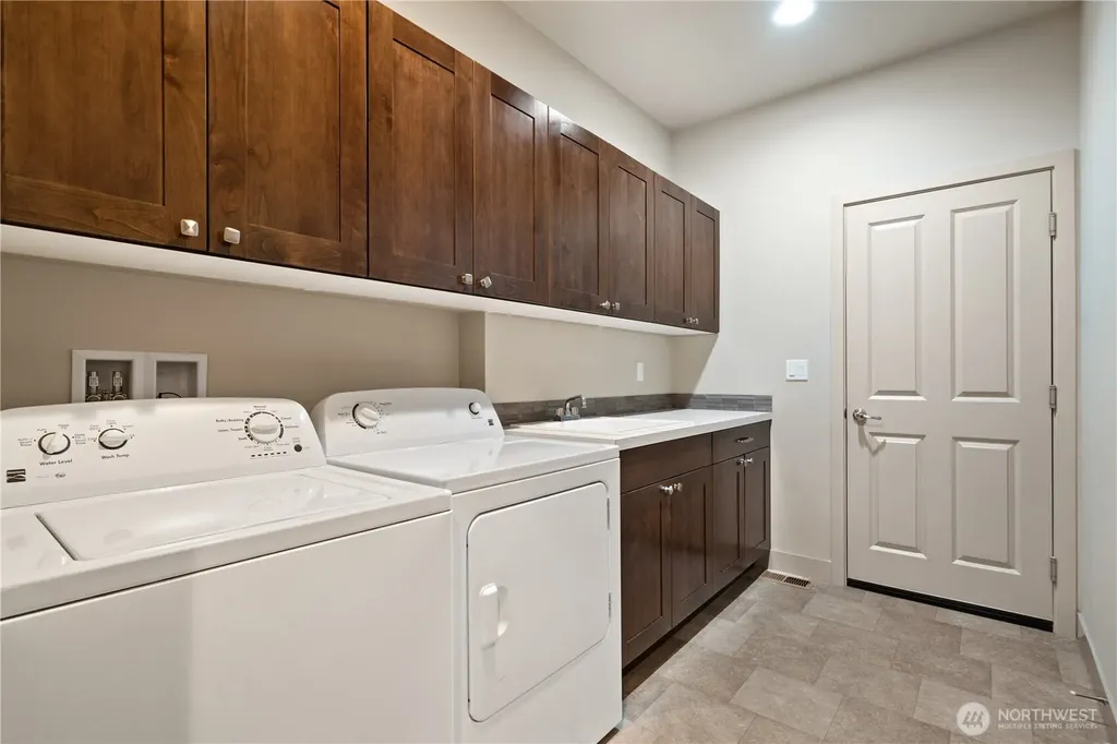 200 Blue Glacier Loop Sequim WA 98382