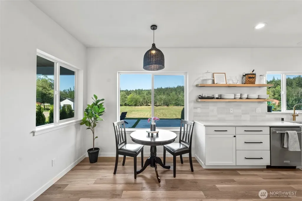 5946 SE Lake Valley Road Port Orchard WA 98367
