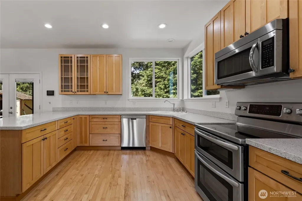 31502 40th Avenue S Roy WA 98580