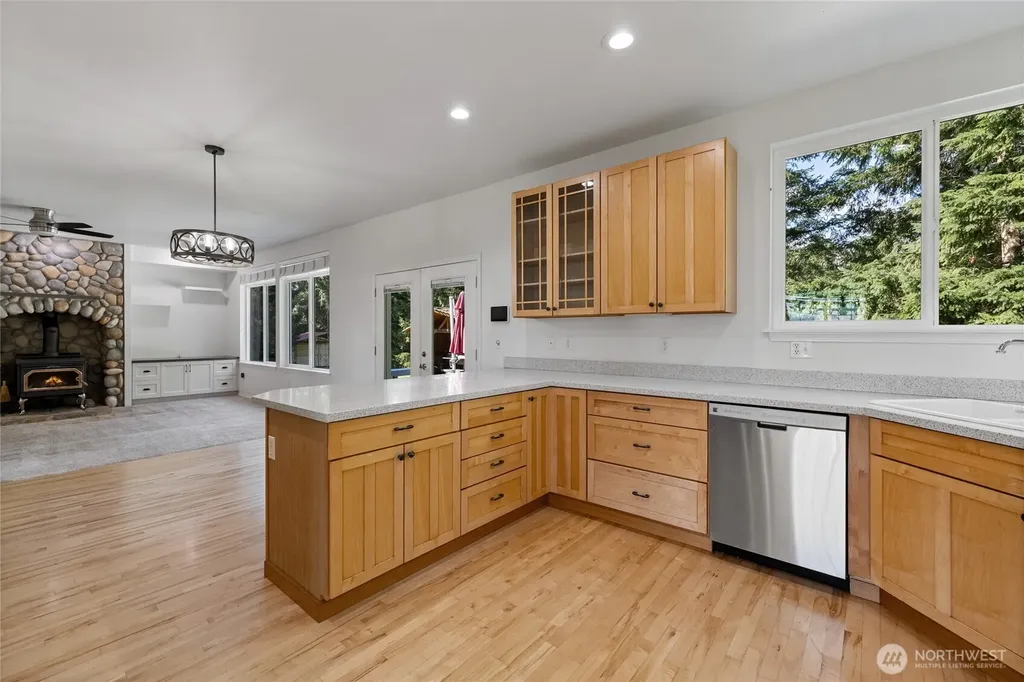 31502 40th Avenue S Roy WA 98580