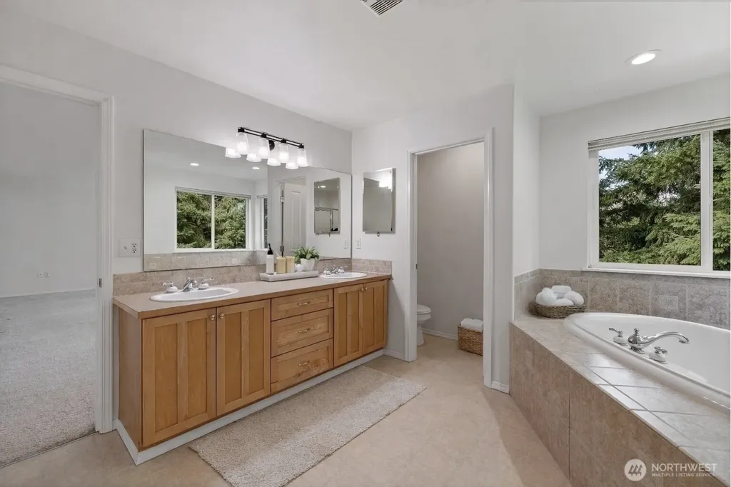 31502 40th Avenue S Roy WA 98580