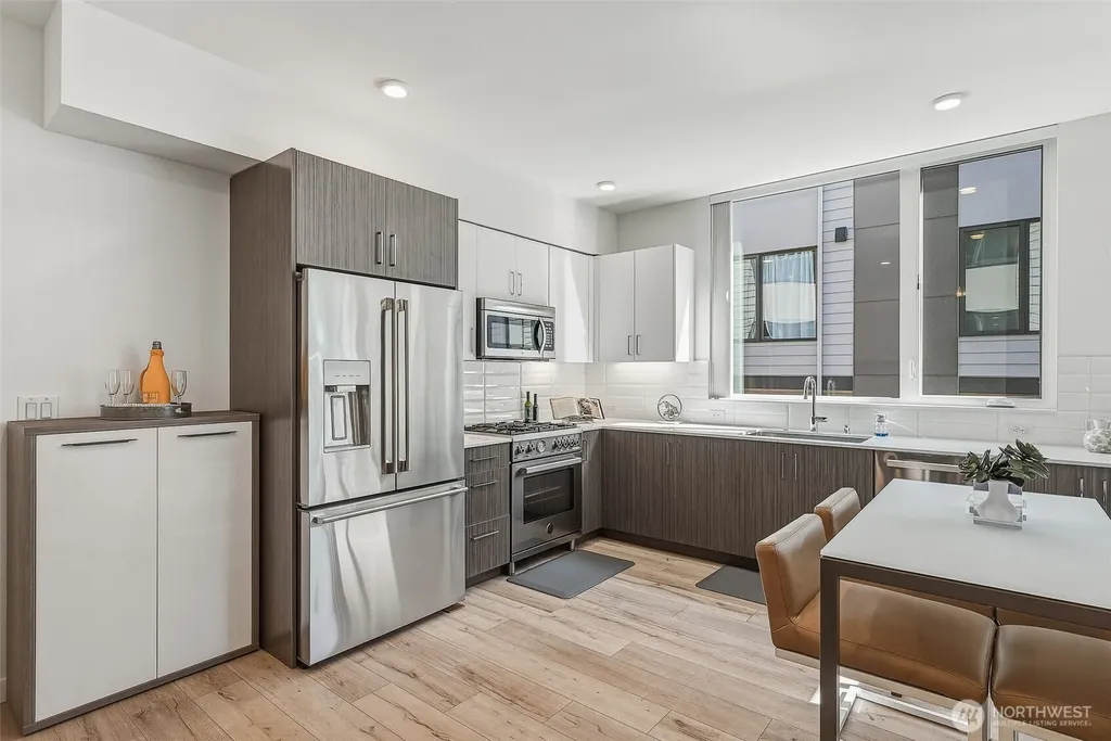 6313 9th Avenue NE Seattle WA 98115