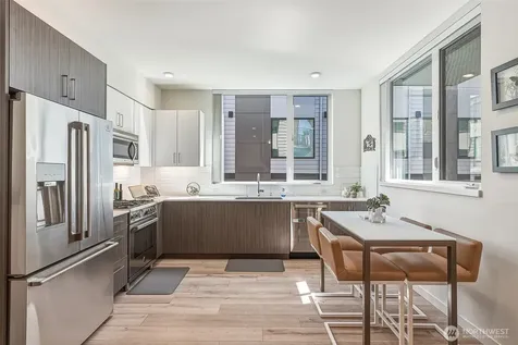 6313 9th Avenue NE Seattle WA 98115