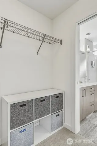 6313 9th Avenue NE Seattle WA 98115