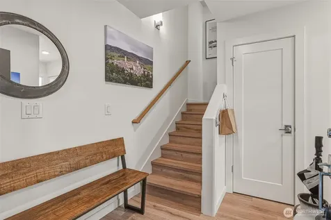 6313 9th Avenue NE Seattle WA 98115
