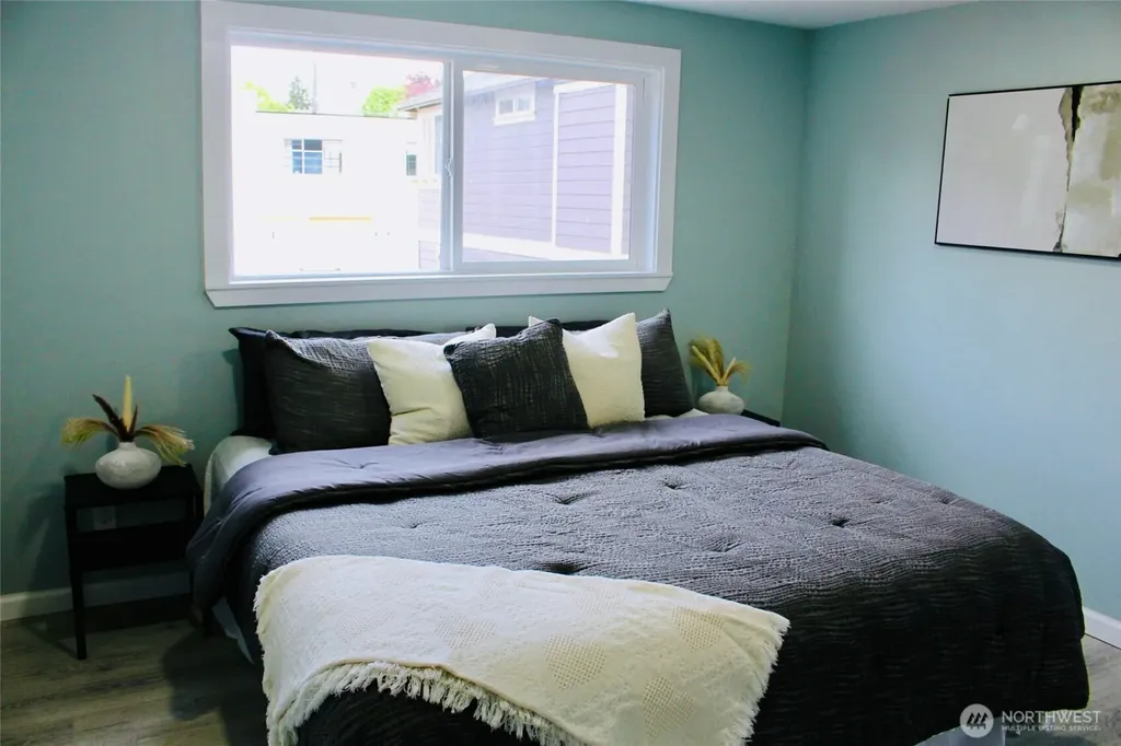 9040 17th Avenue SW Seattle WA 98106