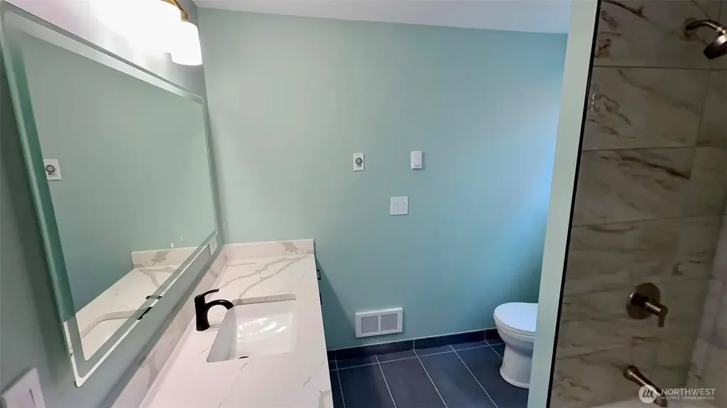 9040 17th Avenue SW Seattle WA 98106