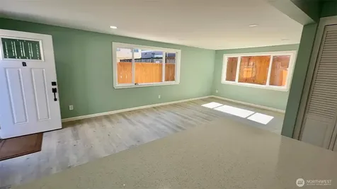 9040 17th Avenue SW Seattle WA 98106