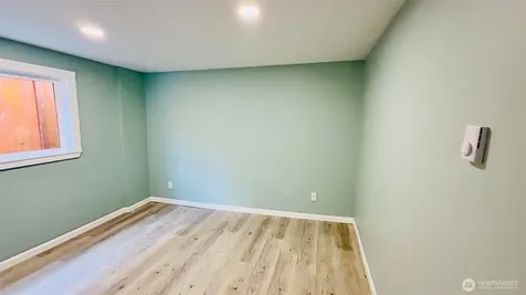 9040 17th Avenue SW Seattle WA 98106