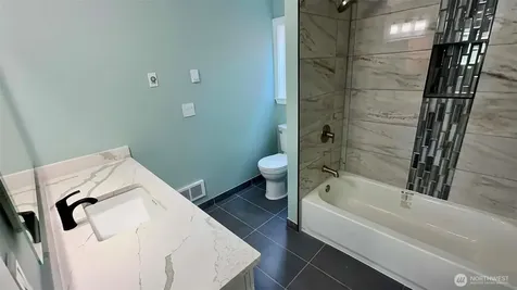 9040 17th Avenue SW Seattle WA 98106