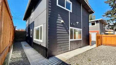 9040 17th Avenue SW Seattle WA 98106