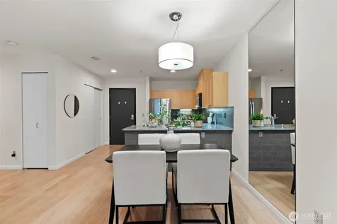 2717 Western Avenue Seattle WA 98121