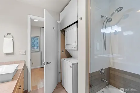 2717 Western Avenue Seattle WA 98121