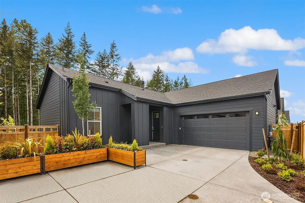 33557 Douglas Avenue SE Black Diamond WA 98010