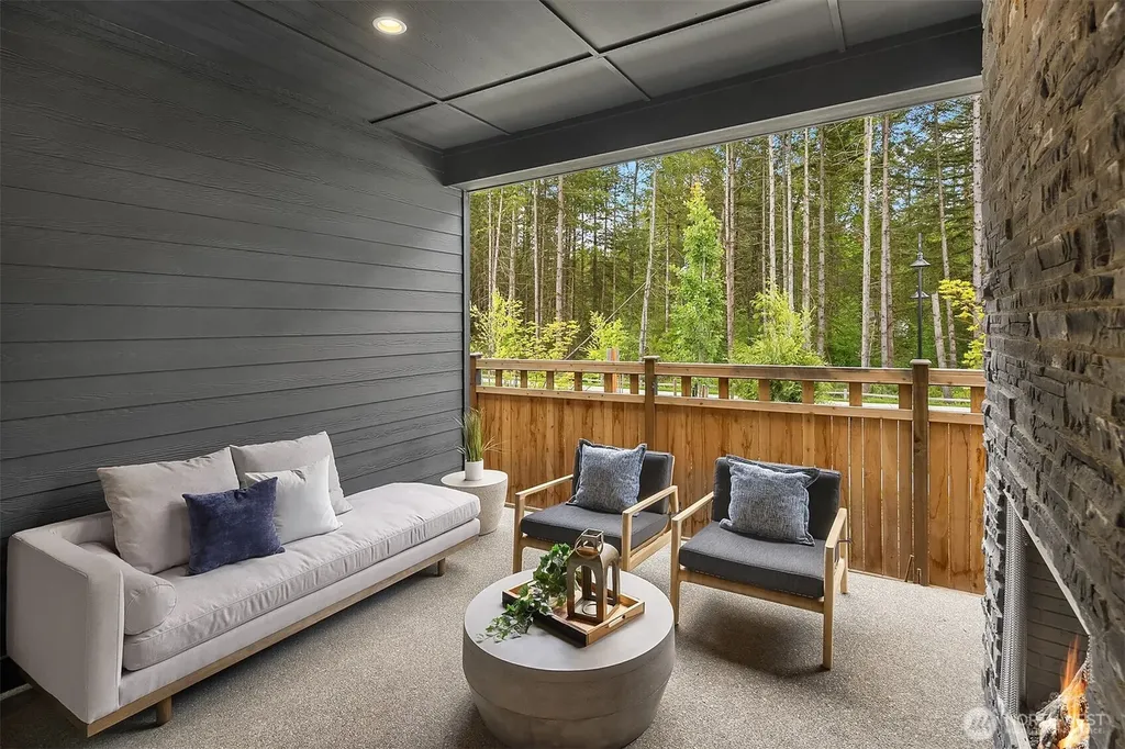 33557 Douglas Avenue SE Black Diamond WA 98010