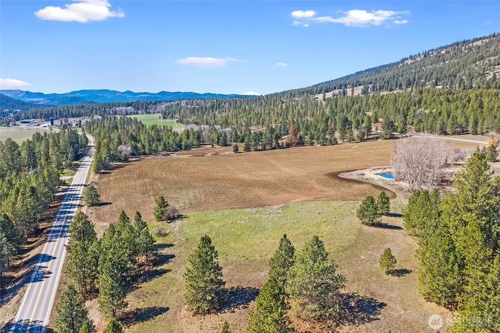 2068 Addy-gifford Road Addy WA 99101