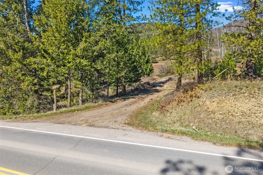 2068 Addy-gifford Road Addy WA 99101