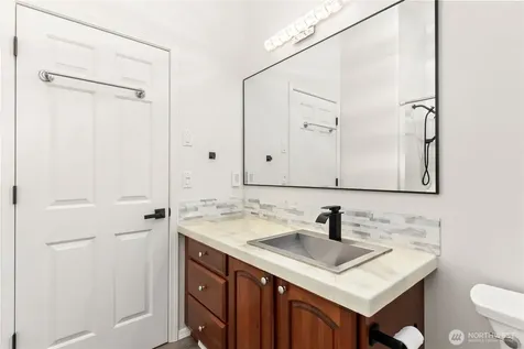 7094 SW Dundee Court Port Orchard WA 98367