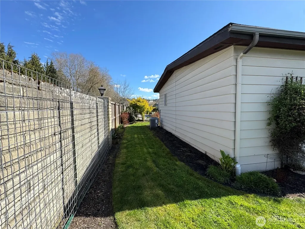 1402 22nd Street NE Auburn WA 98002