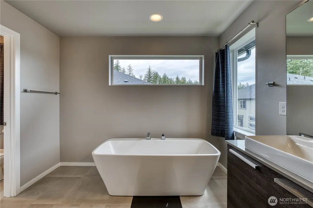 4565 Castleton Road SW Port Orchard WA 98367