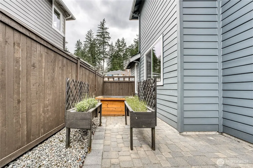 4565 Castleton Road SW Port Orchard WA 98367