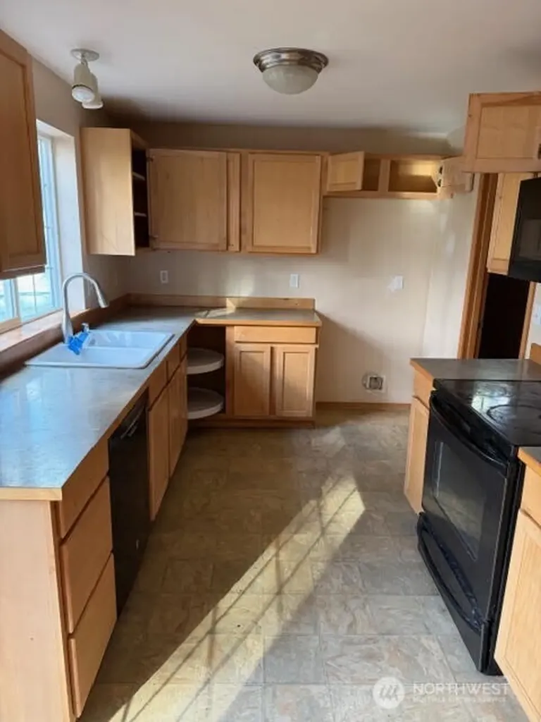 1150 NE Larson Boulevard Belfair WA 98528