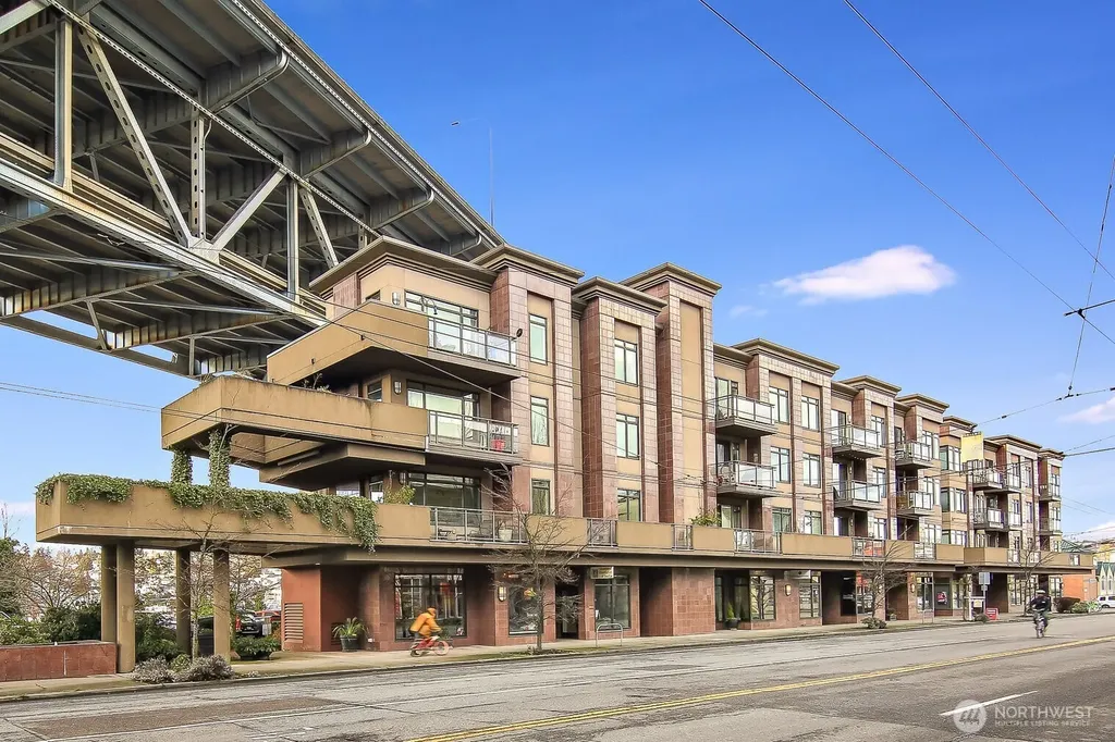 3217 Eastlake Avenue E Seattle WA 98102