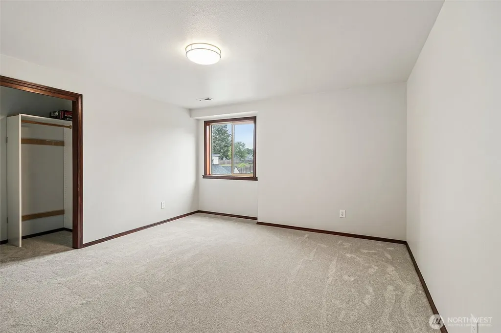 16915 32nd Avenue E Tacoma WA 98446