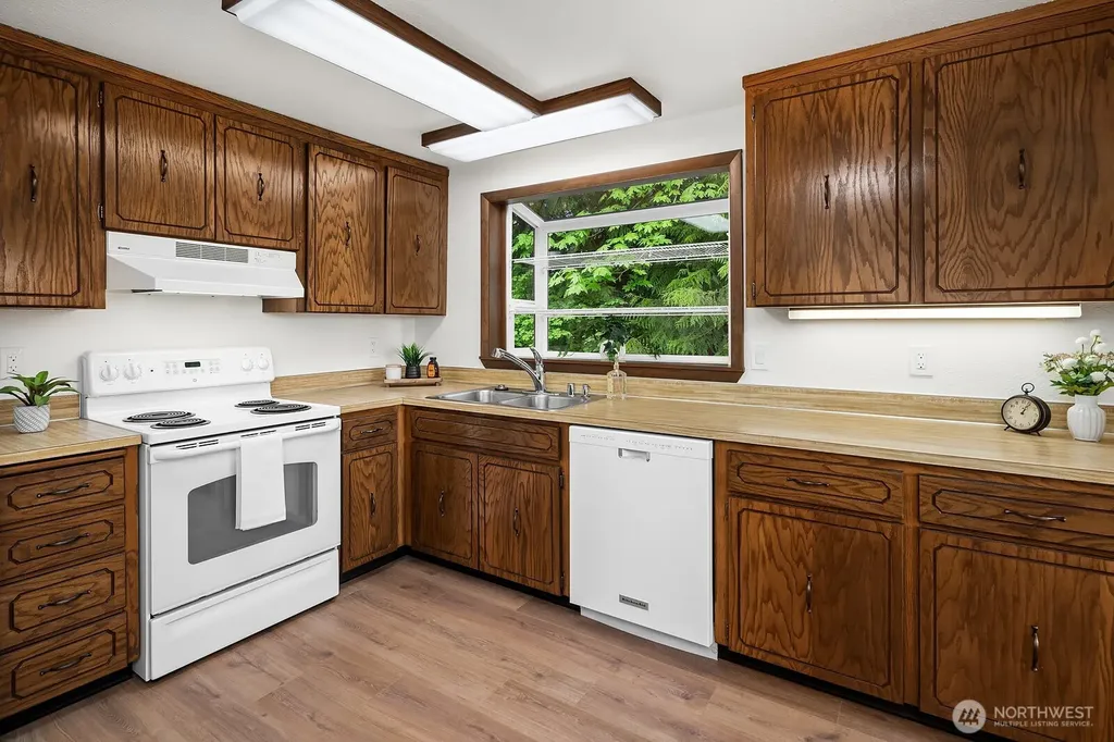 17813 147th Place NE Woodinville WA 98072