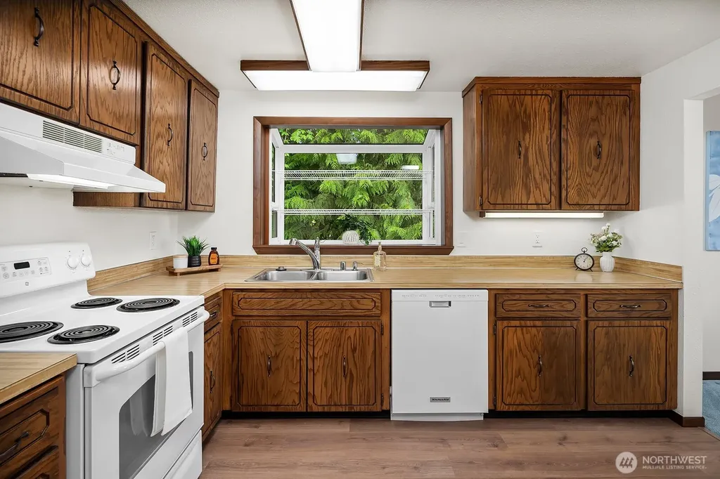 17813 147th Place NE Woodinville WA 98072