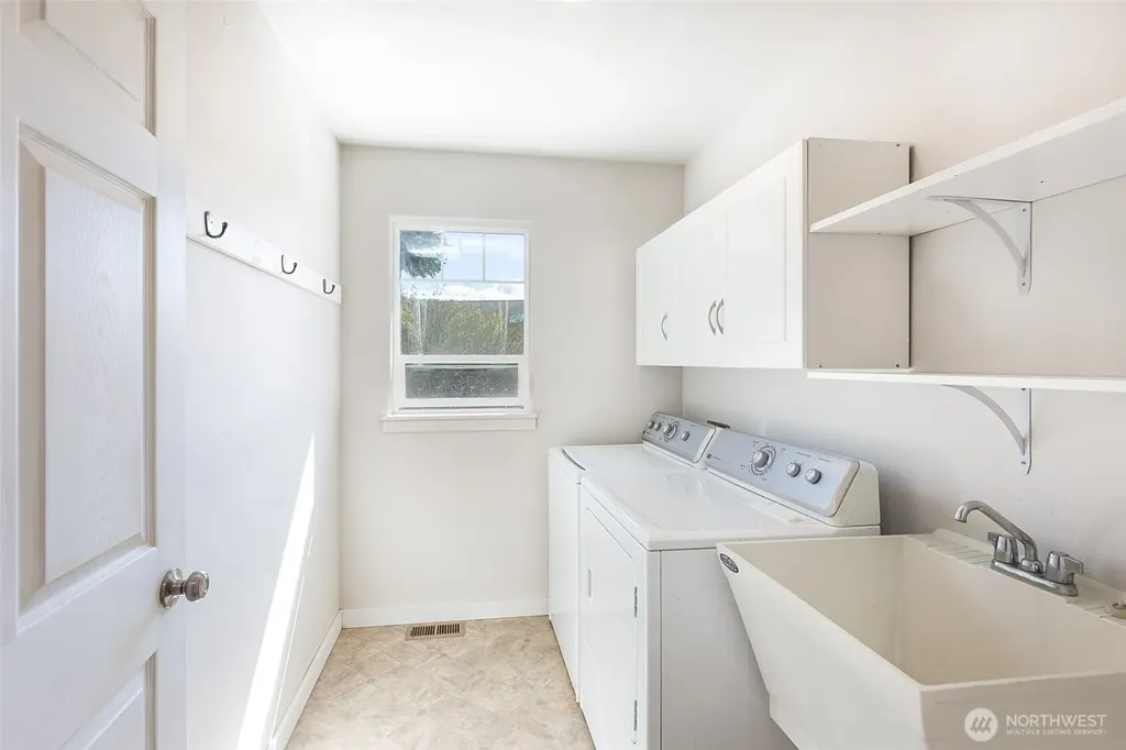 306 Taylor Boulevard Sequim WA 98382