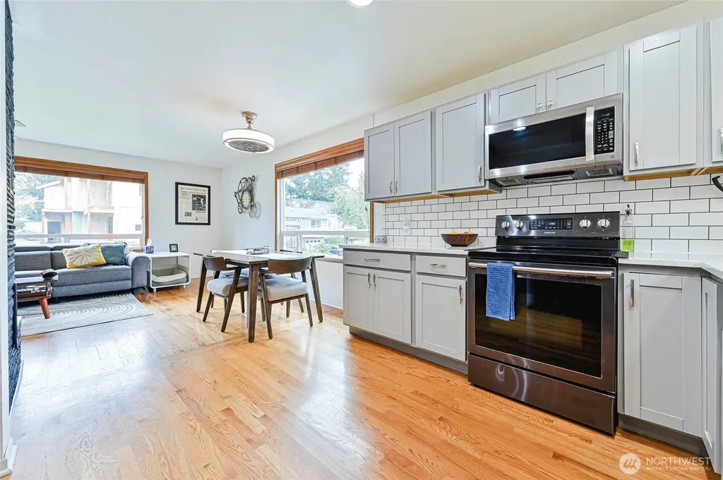 11515 7th Avenue NE Seattle WA 98125