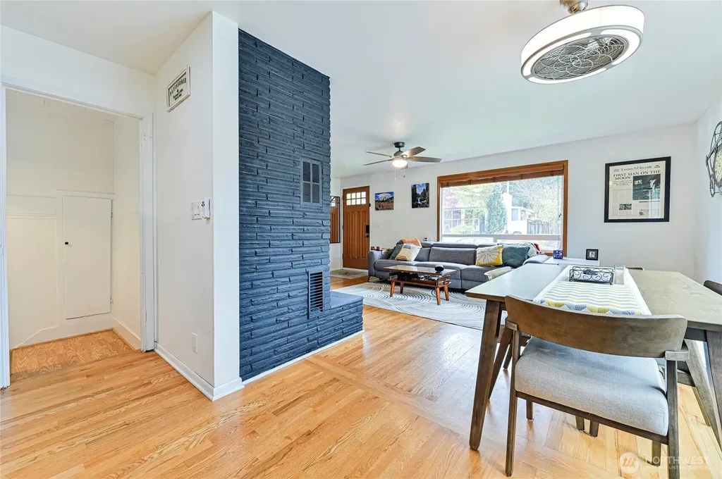 11515 7th Avenue NE Seattle WA 98125
