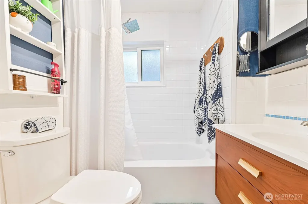 11515 7th Avenue NE Seattle WA 98125