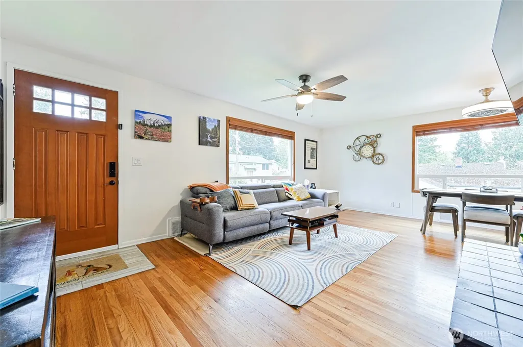 11515 7th Avenue NE Seattle WA 98125