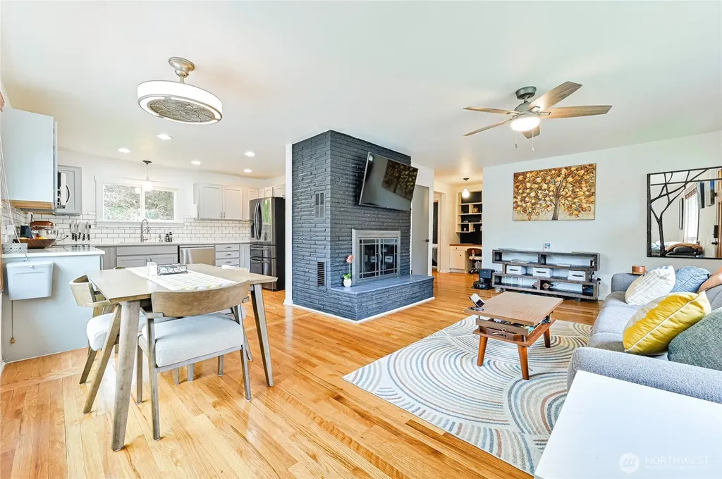 11515 7th Avenue NE Seattle WA 98125