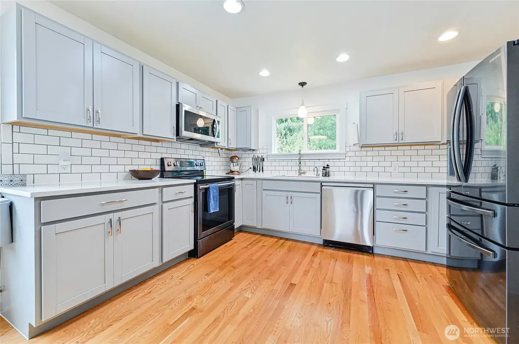 11515 7th Avenue NE Seattle WA 98125