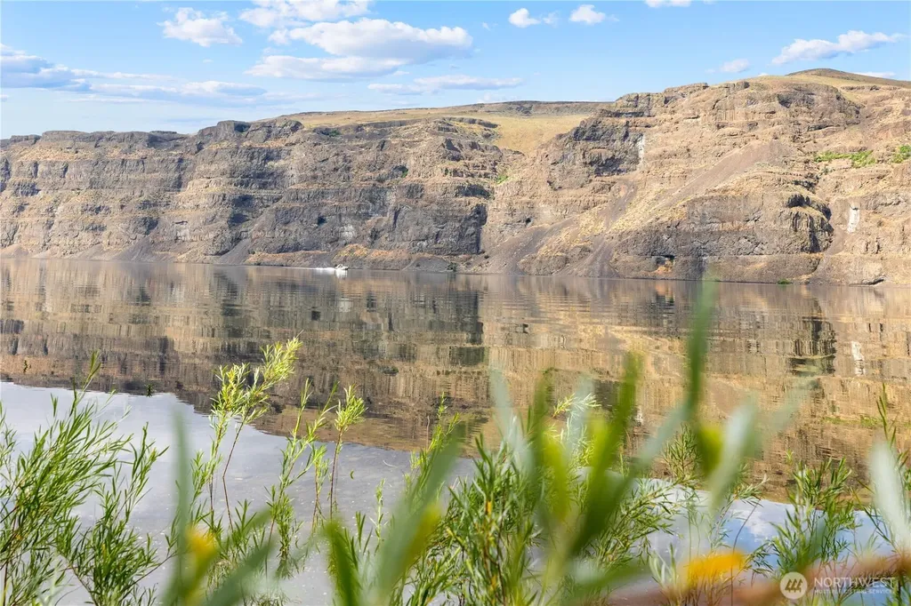 958 River Drive SW Quincy WA 98848