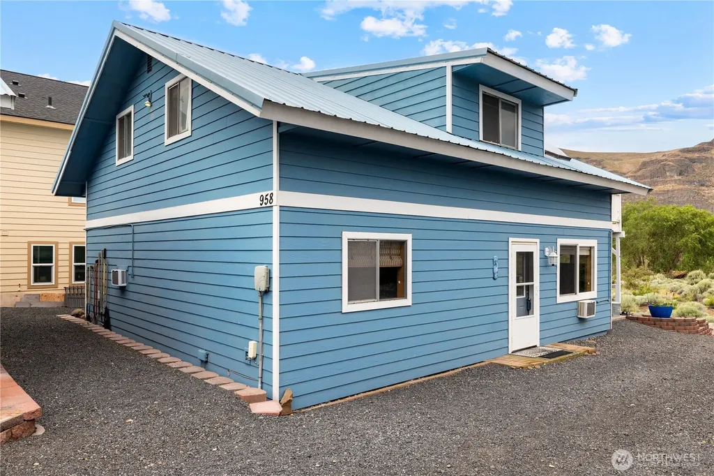 958 River Drive SW Quincy WA 98848