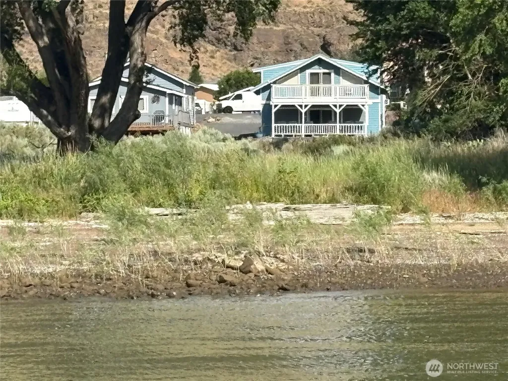 958 River Drive SW Quincy WA 98848