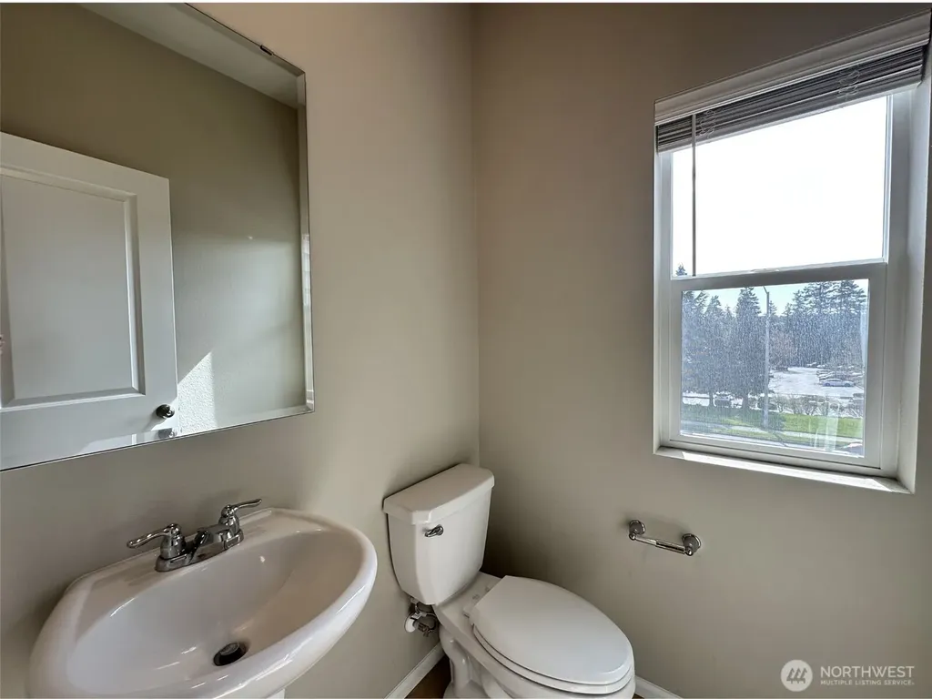 17541 110th Ave E Puyallup WA 98374