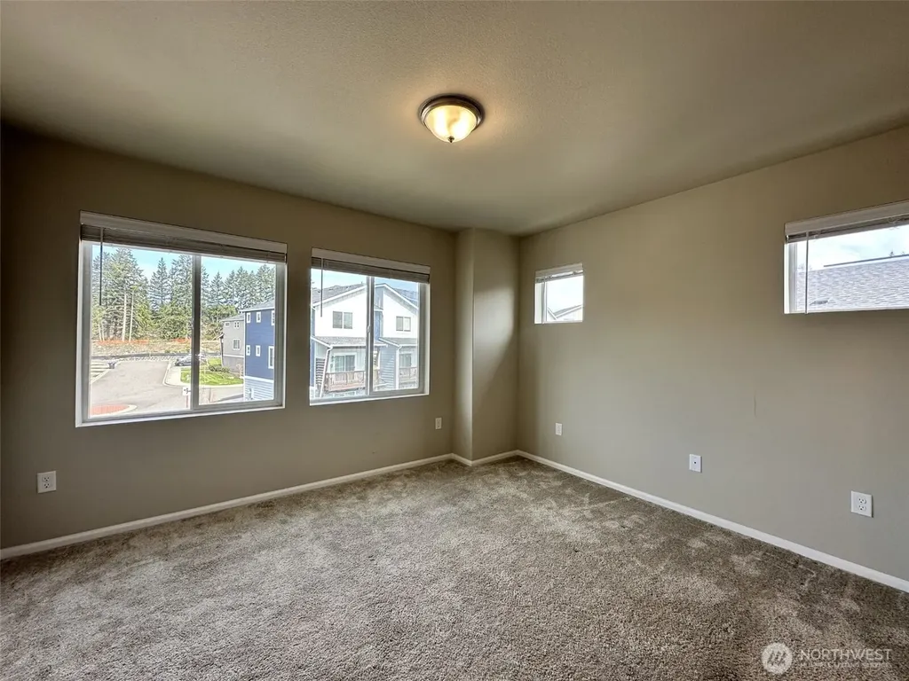 17541 110th Ave E Puyallup WA 98374