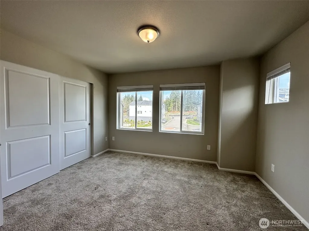 17541 110th Ave E Puyallup WA 98374
