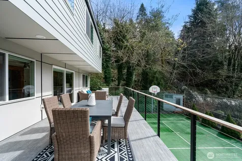 4830 88th Place SE Mercer Island WA 98040