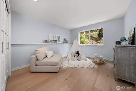 4830 88th Place SE Mercer Island WA 98040