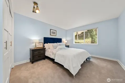 4830 88th Place SE Mercer Island WA 98040