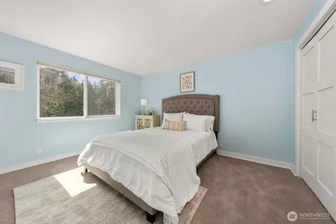 4830 88th Place SE Mercer Island WA 98040
